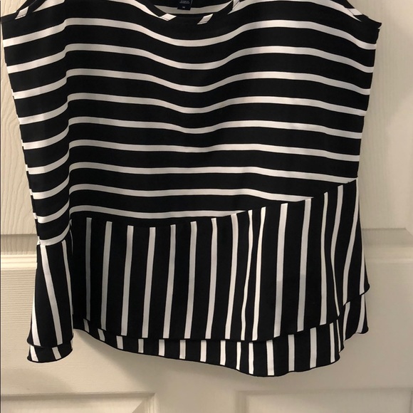 Gap Black & White Striped Tank Top Medium - Picture 3 of 6